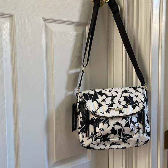 Karl Lagerfeld Paris Cara White/Black Floral Crossbody Retail 168.00 NWT - Picture 2 of 13